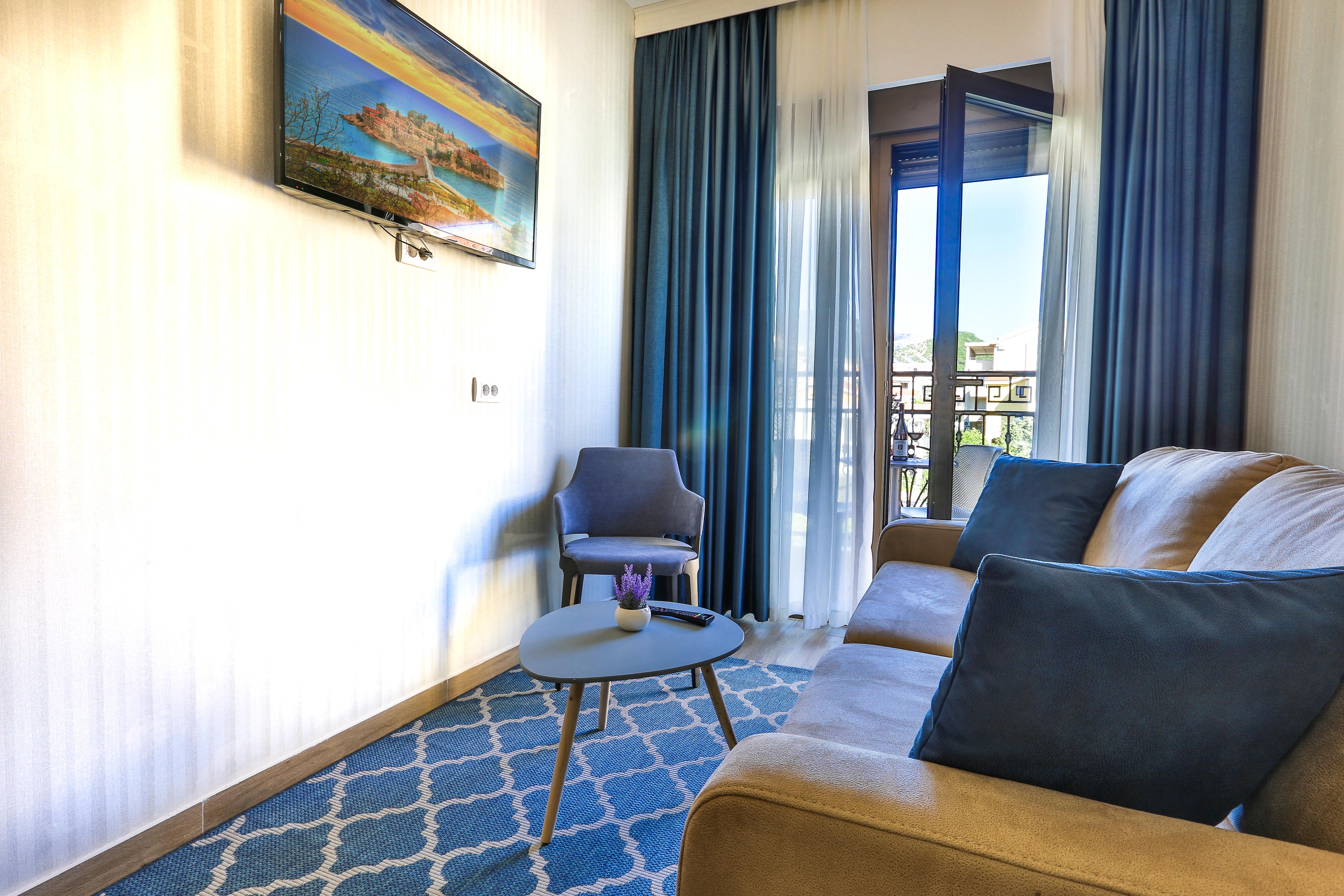 Hotel Harmony By Aycon Petrovac Bagian luar foto