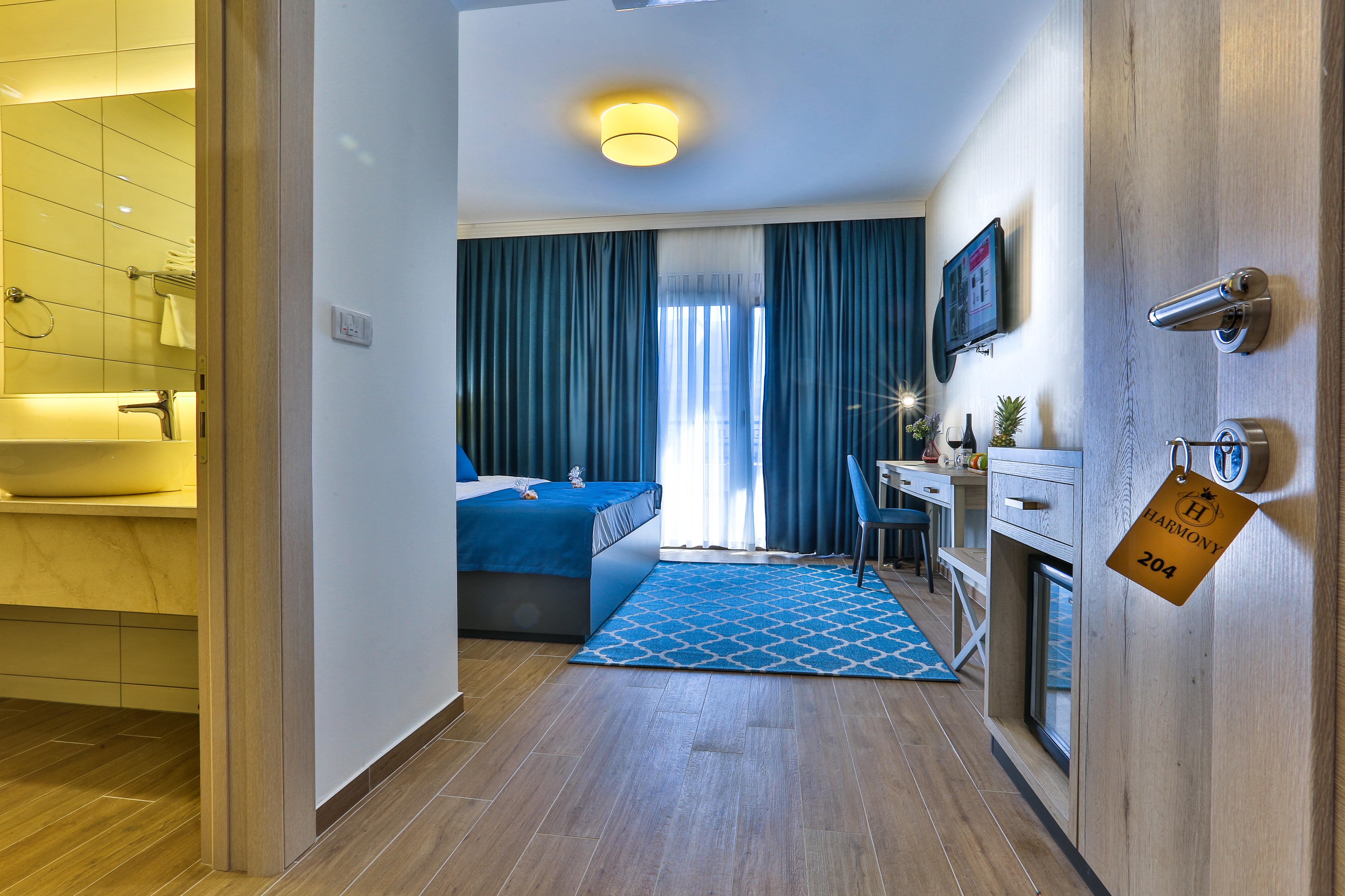 Hotel Harmony By Aycon Petrovac Bagian luar foto