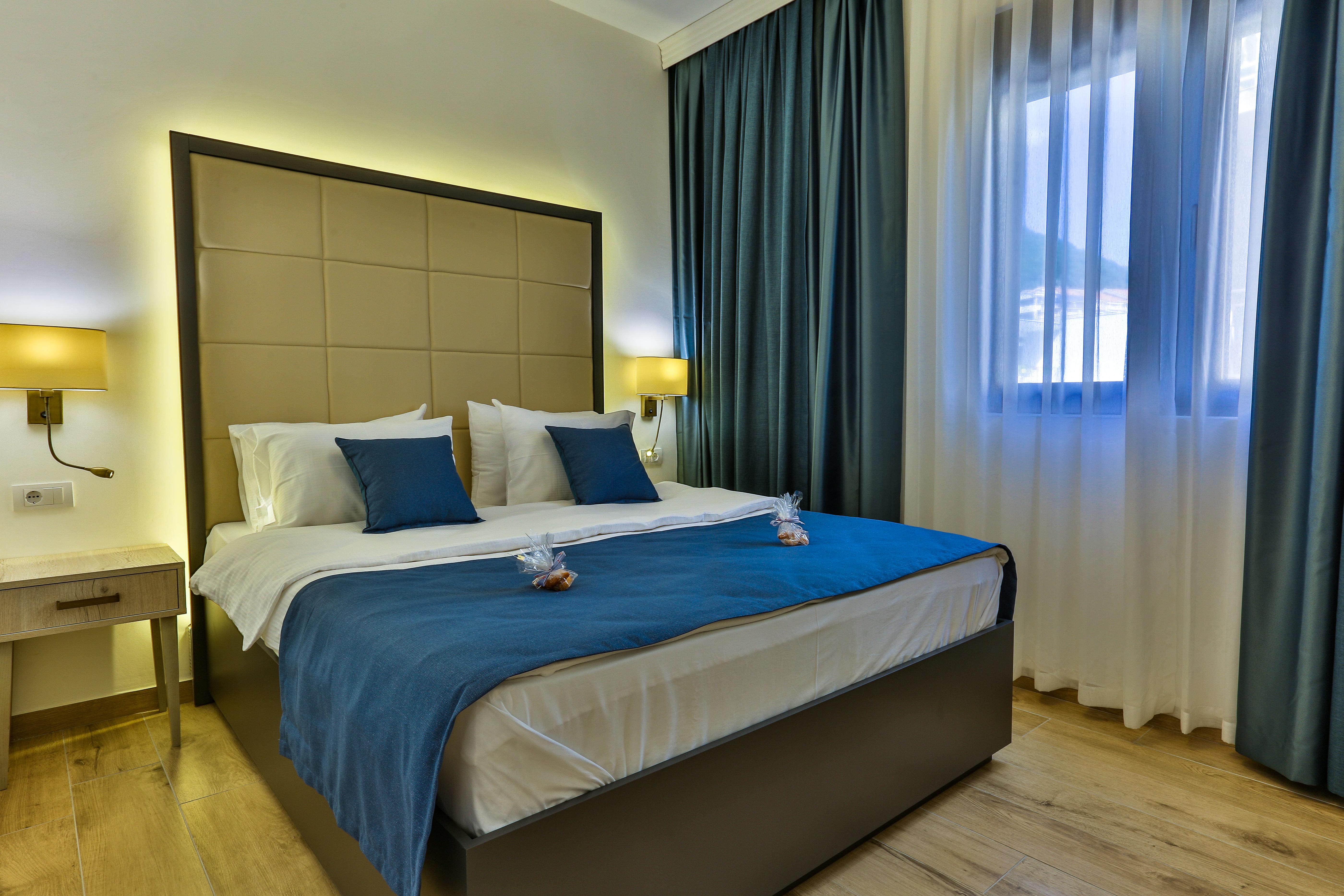 Hotel Harmony By Aycon Petrovac Bagian luar foto