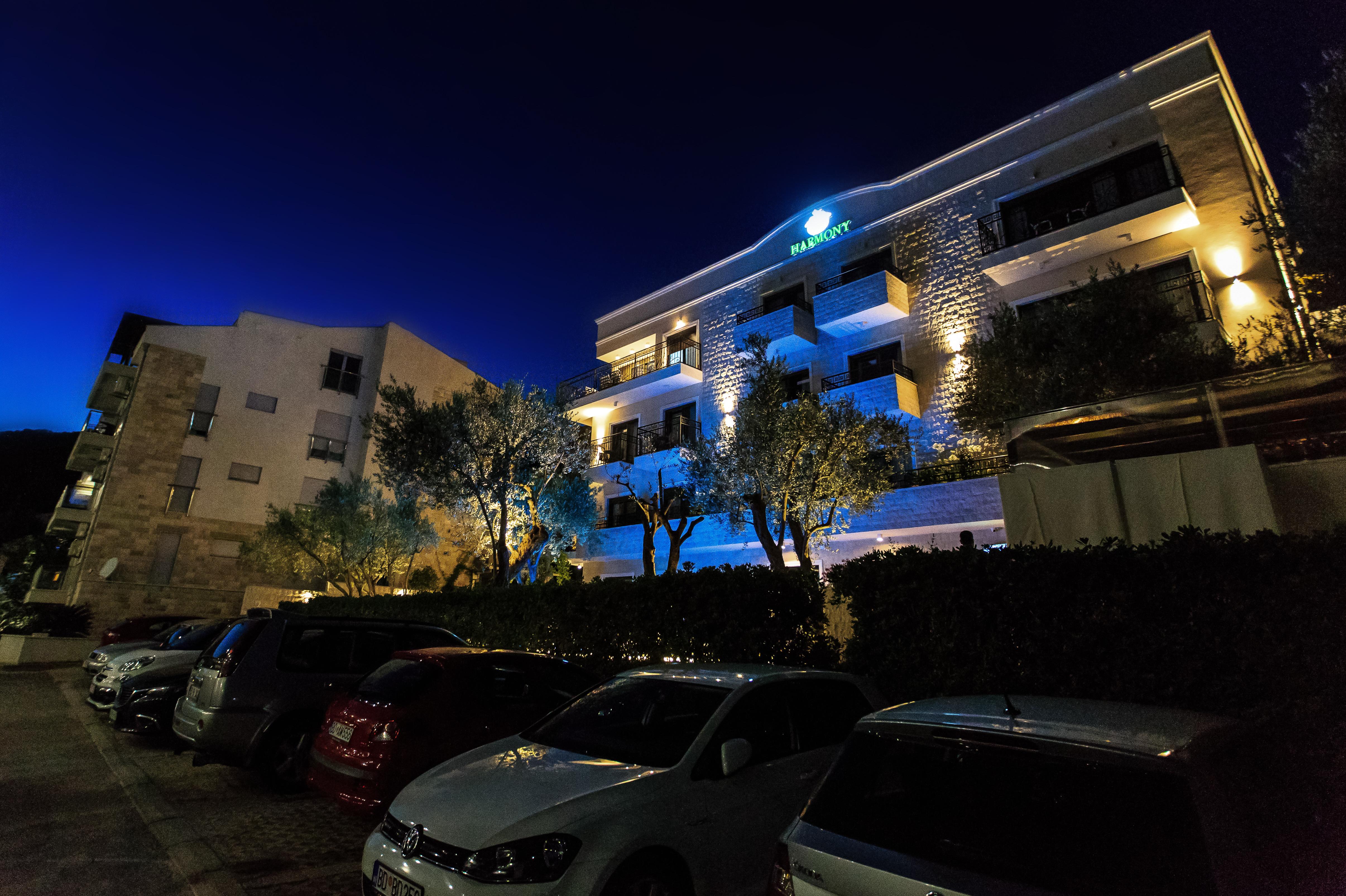 Hotel Harmony By Aycon Petrovac Bagian luar foto