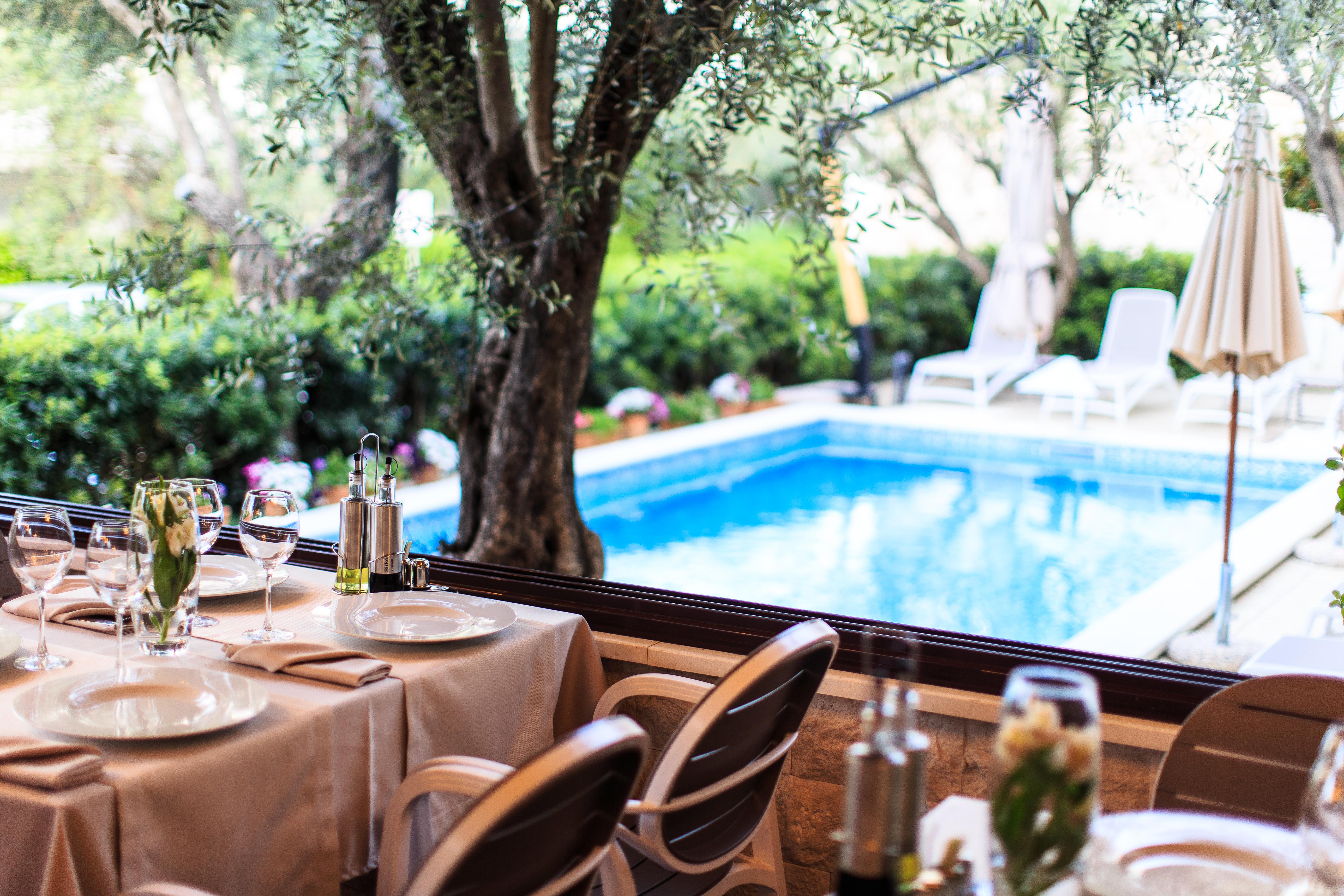 Hotel Harmony By Aycon Petrovac Bagian luar foto