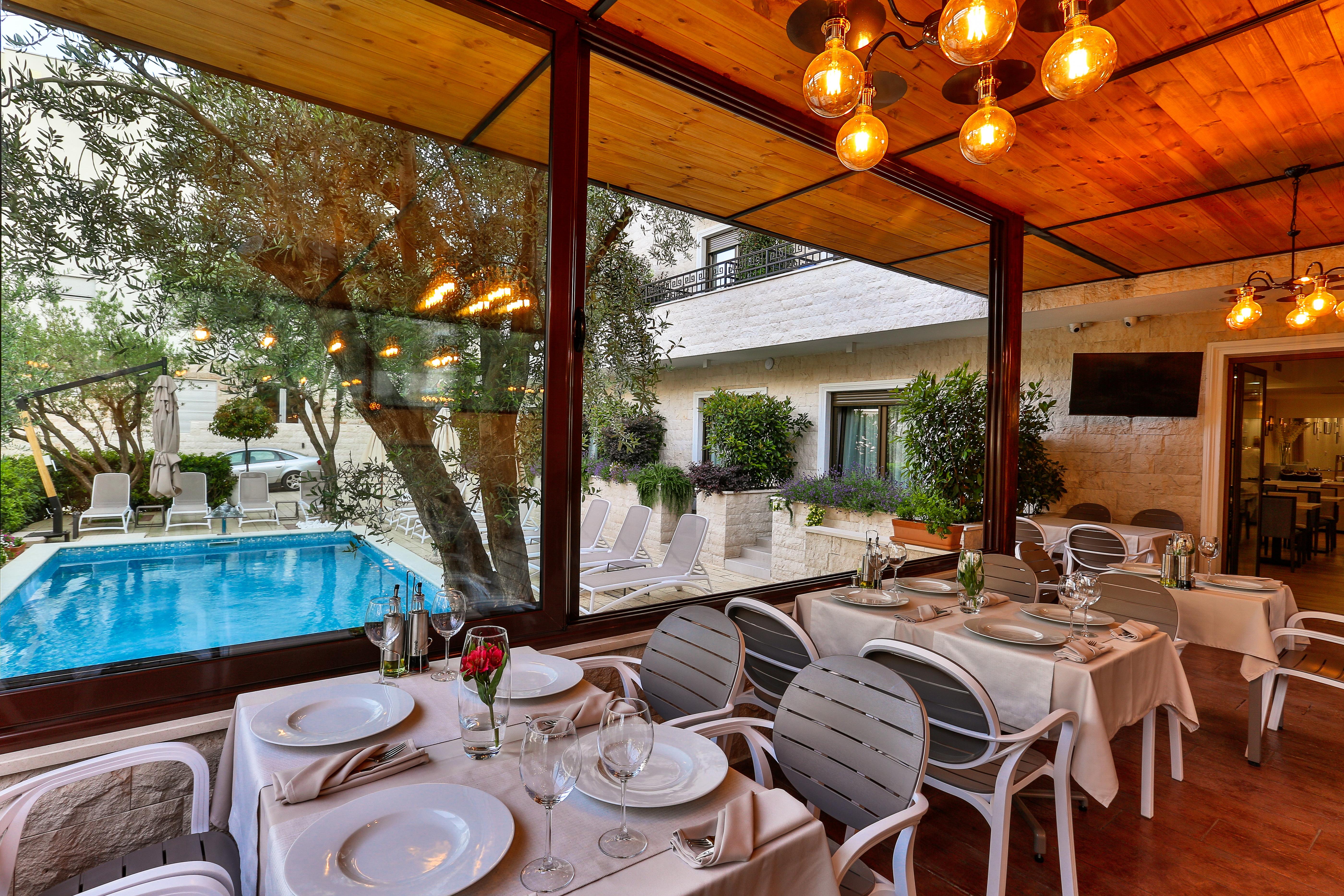 Hotel Harmony By Aycon Petrovac Bagian luar foto