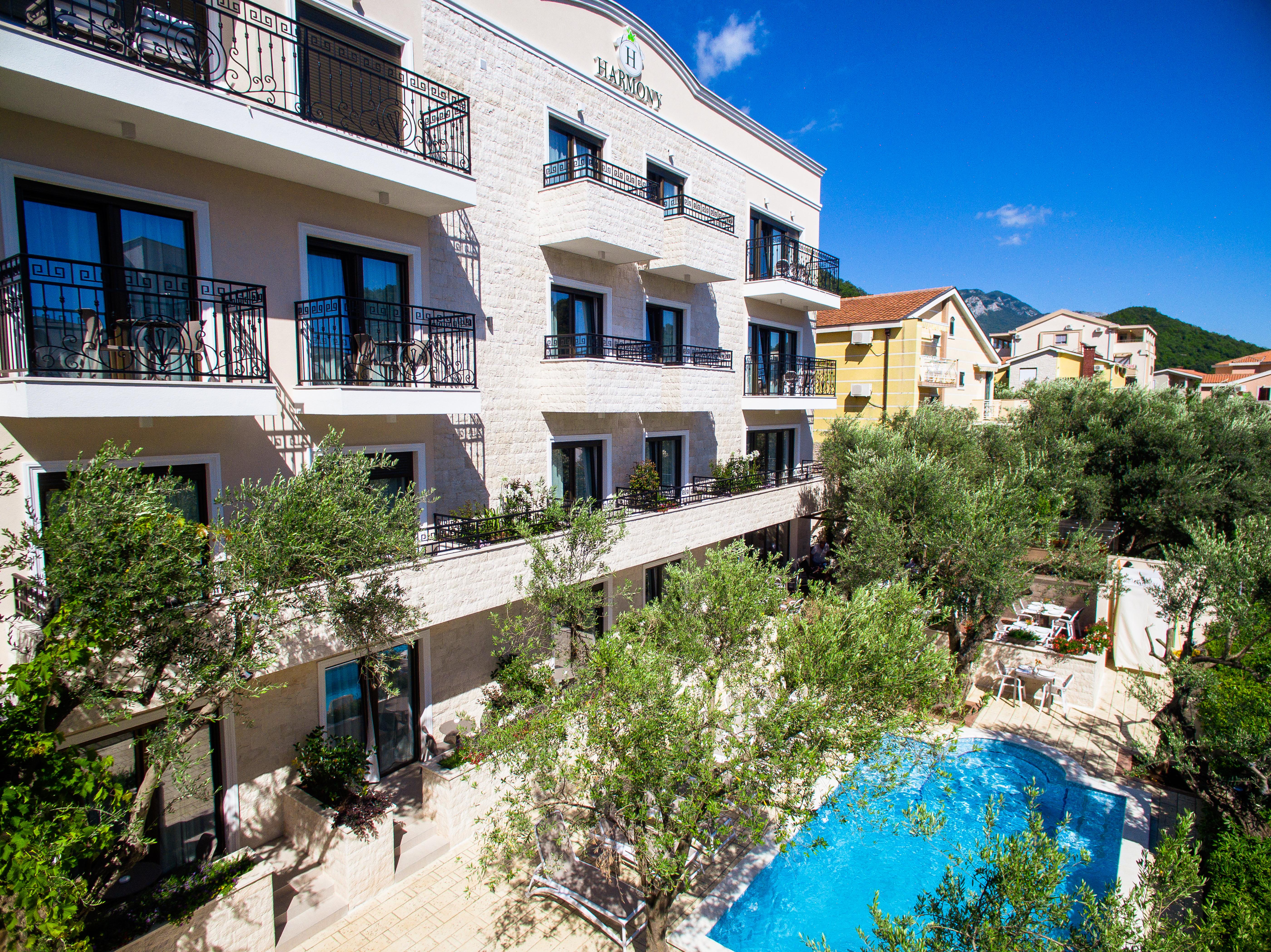 Hotel Harmony By Aycon Petrovac Bagian luar foto
